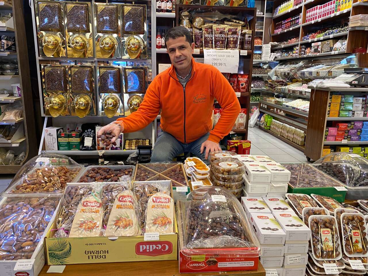 Ramazan Sofralarının Vazgeçilmezi Hurma, Menteşe’de Kuden Kahve’de Satışta 4